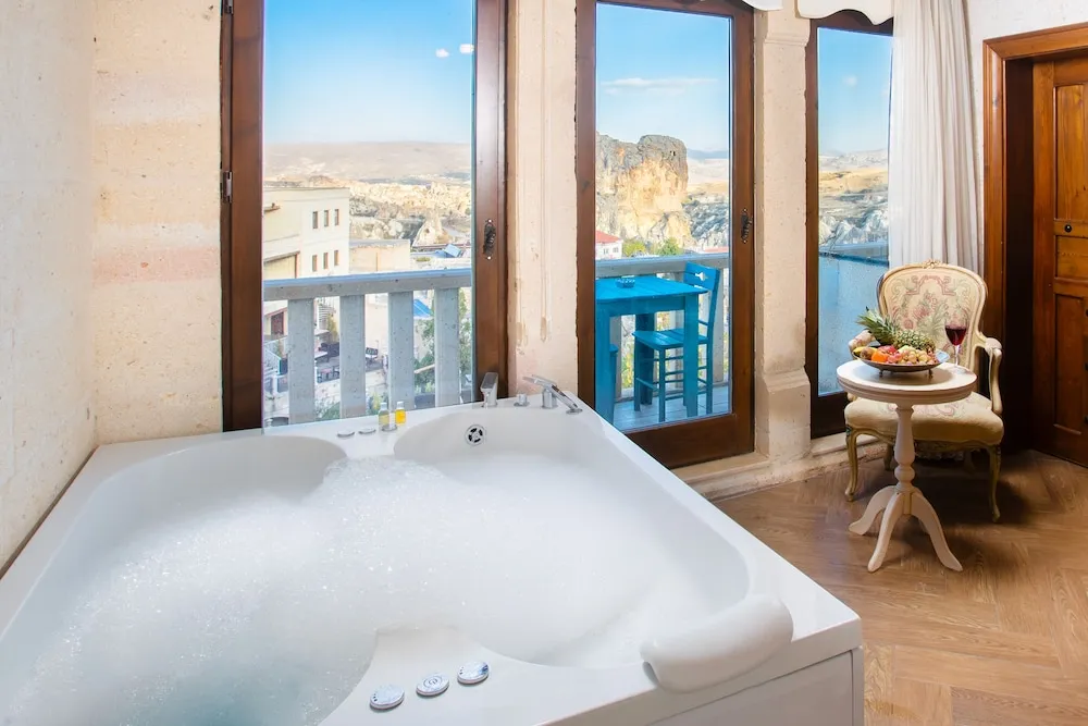 King Stone or Cave Suite