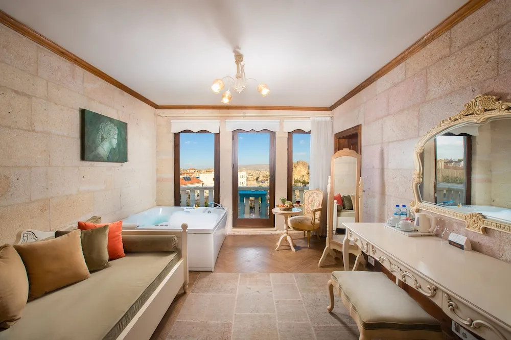King Stone or Cave Suite