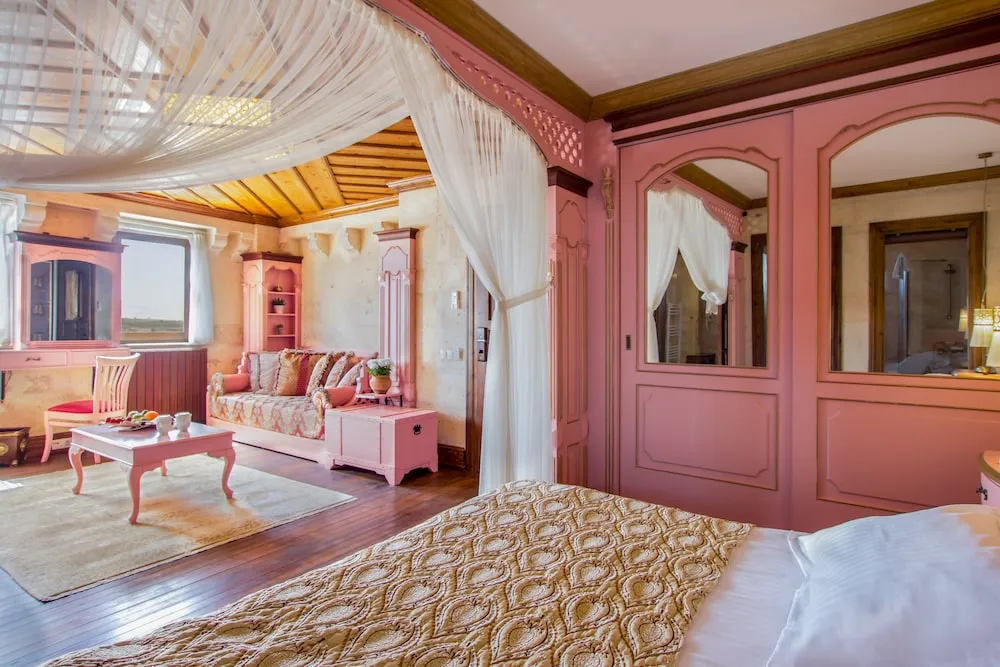 King Stone or Cave Suite