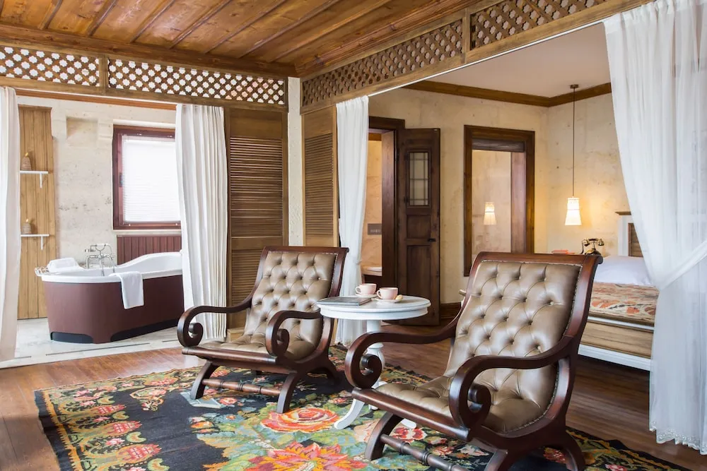 King Stone or Cave Suite