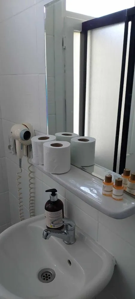 Economy Üç Kişilik Oda