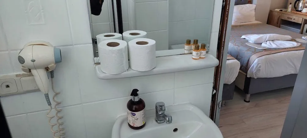 Economy Üç Kişilik Oda