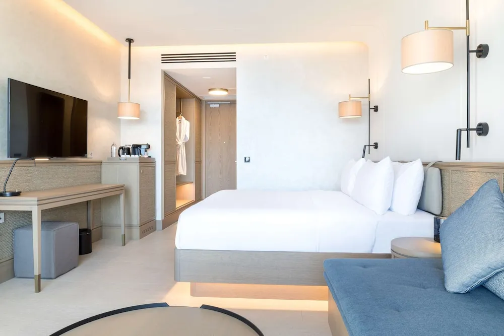 Oda, 1 En Büyük (King) Boy Yatak ve Çekyat, Balkon, Manzaralı