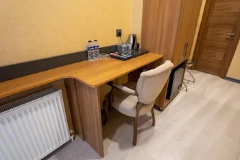 Orange Hotel