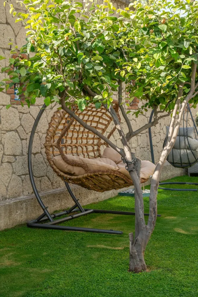 Tek Büyük Yataklı Oda, 1 Çift Kişilik Yatak, Sigara İçilmez, Bahçe Manzaralı