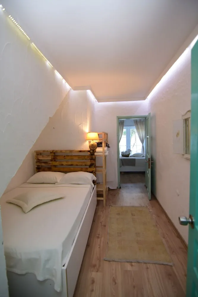 Family Dört Kişilik Oda, 2 Yatak Odası, Engellilere Uygun, Bahçe Manzaralı