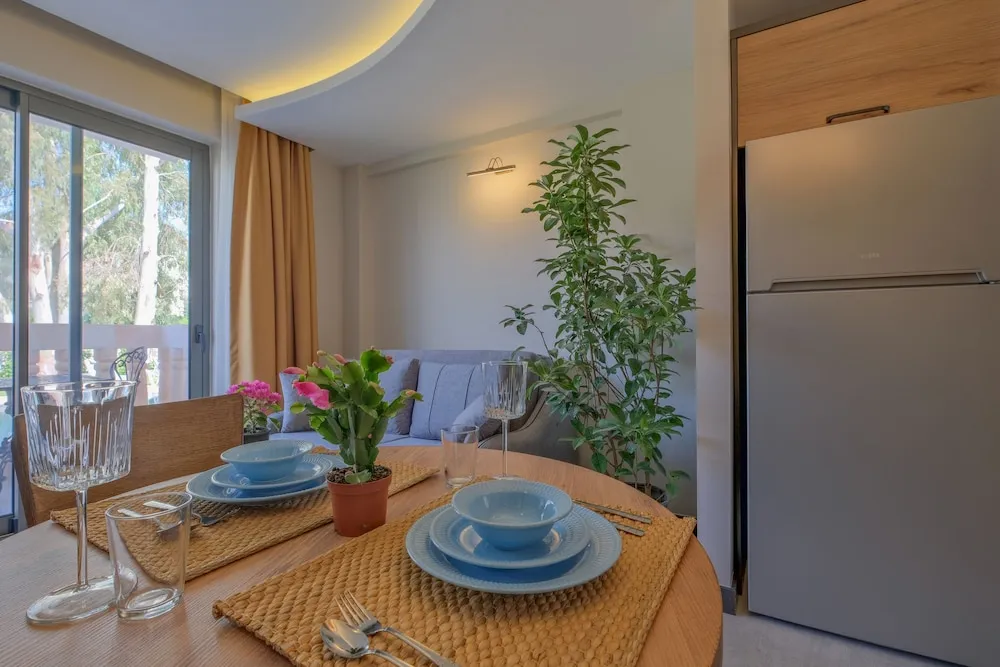 Deluxe Oda, Havuz Manzaralı