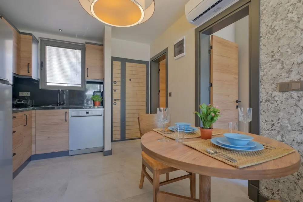 Deluxe Oda, Havuz Manzaralı