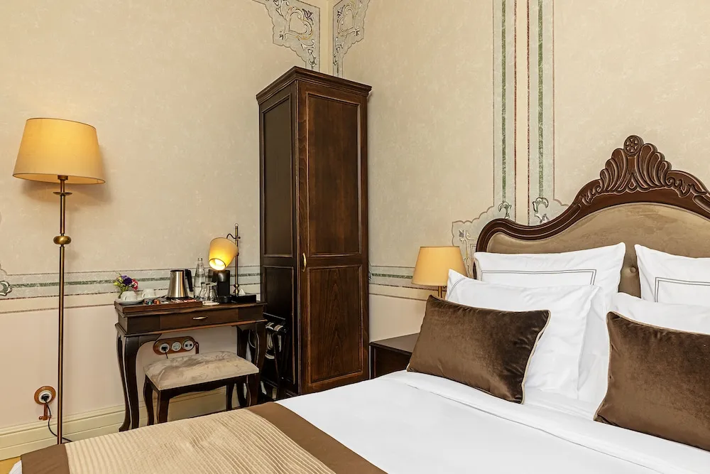 Deluxe Double Room with Galata Tower View