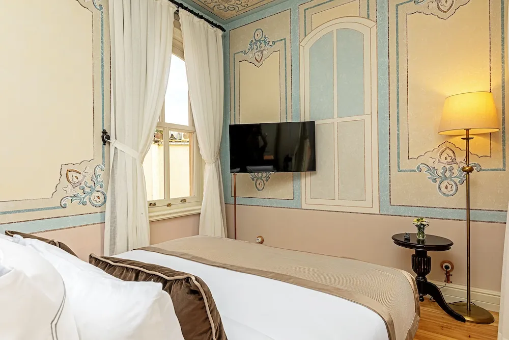 Deluxe Double Room with Bathtub