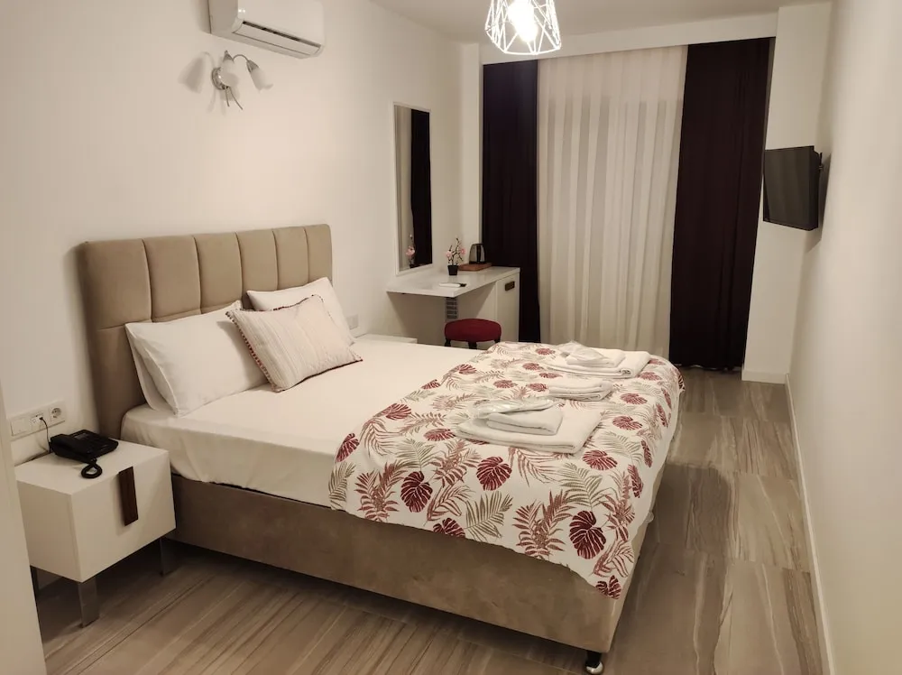 Deluxe Oda, 1 En Büyük (King) Boy Yatak, Sigara İçilmez, Bahçe Manzaralı