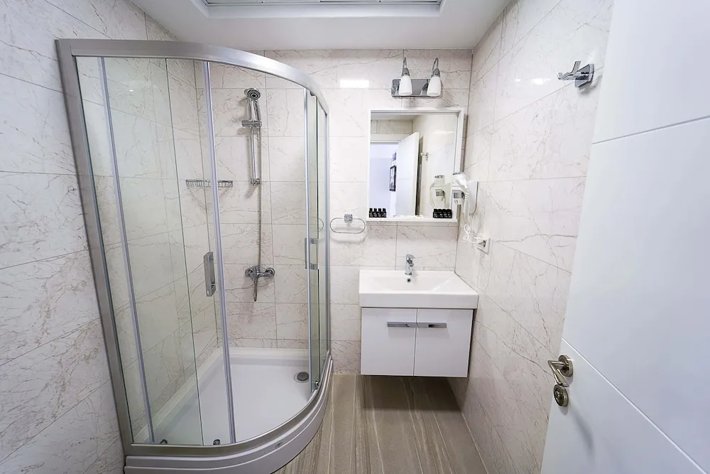 Deluxe Oda, 1 En Büyük (King) Boy Yatak, Sigara İçilmez, Marina Manzaralı