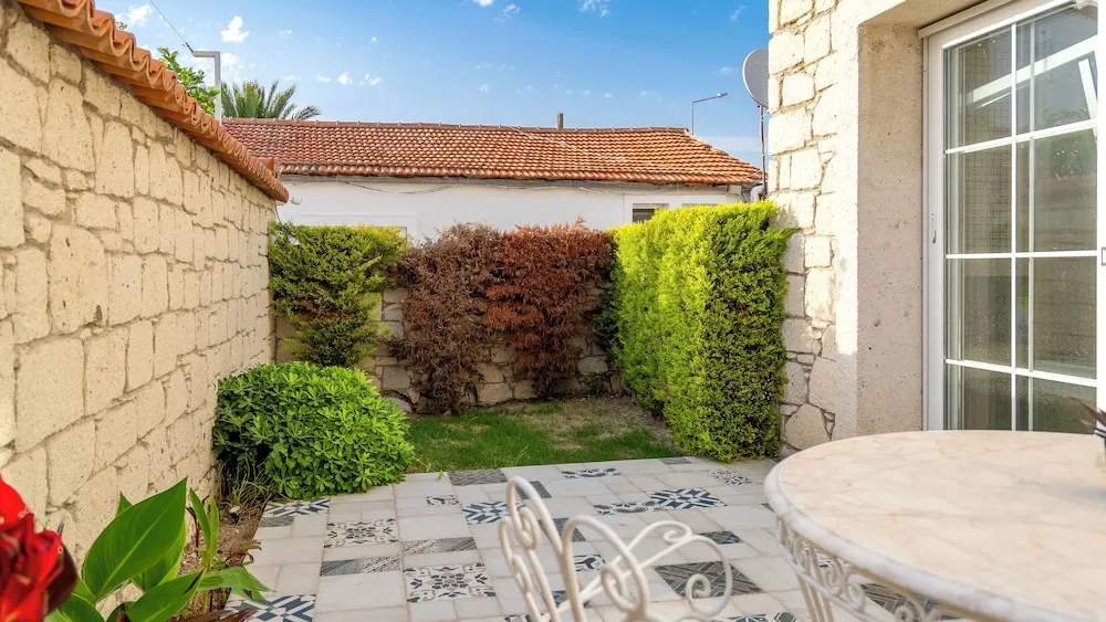 Deluxe Tek Büyük Yataklı Oda, Bahçe Manzaralı