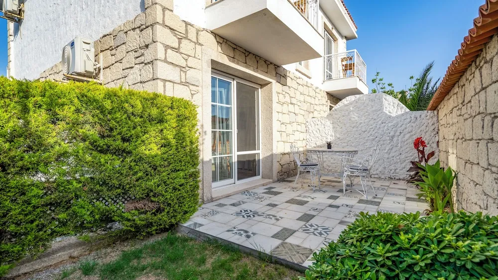 Deluxe Tek Büyük Yataklı Oda, Bahçe Manzaralı