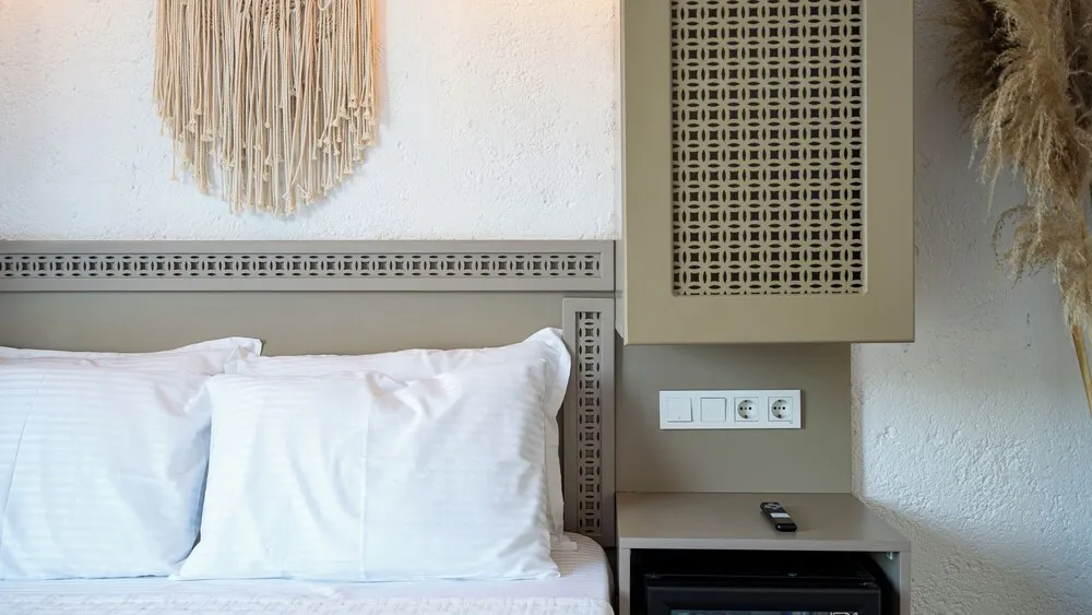 Deluxe Tek Büyük Yataklı Oda, Balkon, Havuz Manzaralı