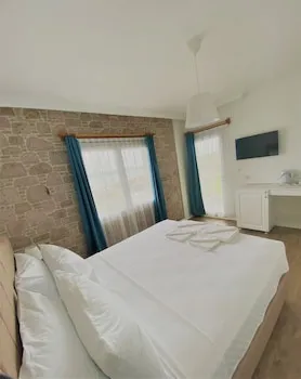 Cunda Kordon Butik Otel