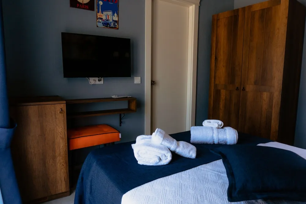 Comfort Tek Büyük Yataklı Oda, 1 Çift Kişilik Yatak, Tepe Manzaralı, Köşe