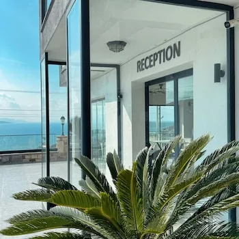 The Rest Port Argento