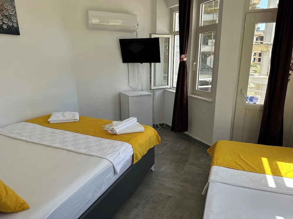 Basic Tek Büyük Yataklı Oda