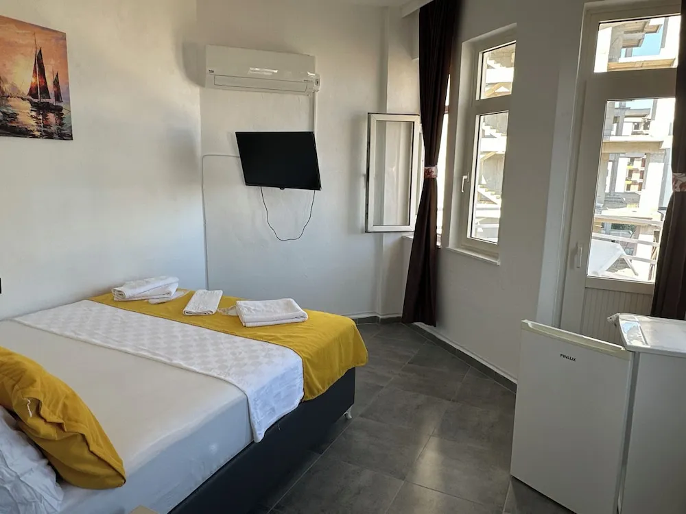 Basic Tek Büyük Yataklı Oda