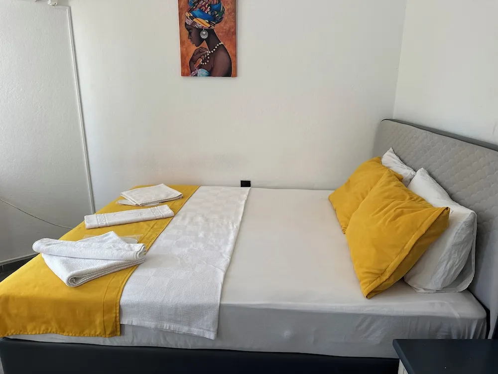 Basic Tek Büyük Yataklı Oda