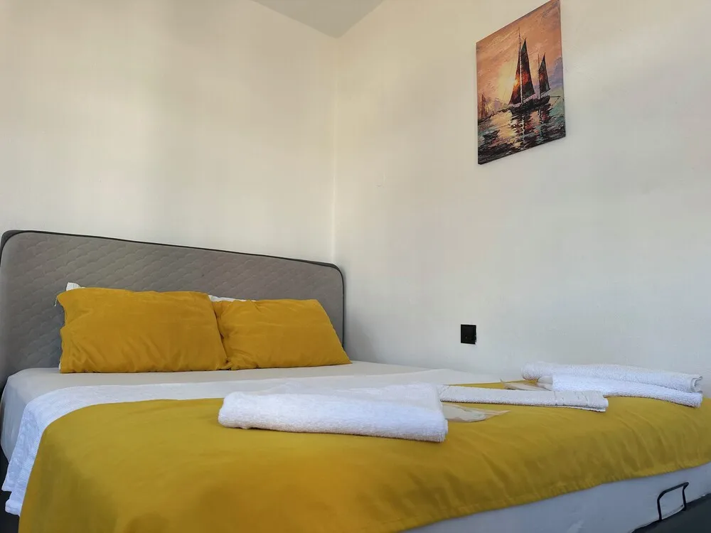 Basic Tek Büyük Yataklı Oda