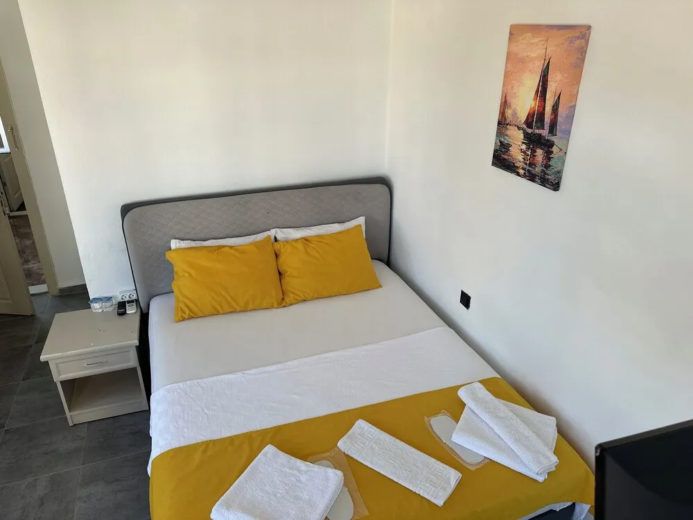 Basic Tek Büyük Yataklı Oda