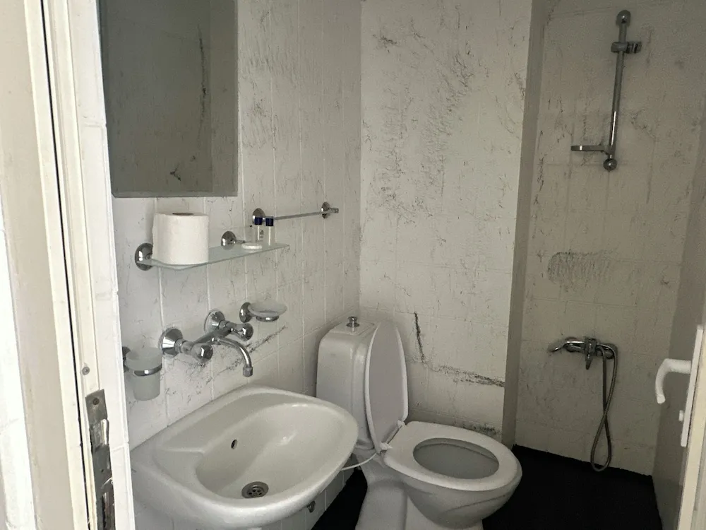 Basic Tek Büyük Yataklı Oda