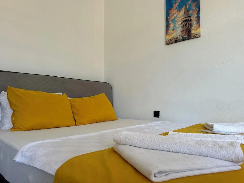 Basic Tek Büyük Yataklı Oda