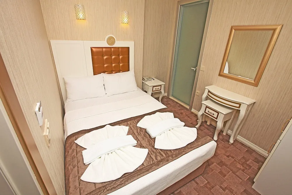 Economy Tek Büyük veya İki Ayrı Yataklı Oda, 1 Çift Kişilik Yatak, Sigara İçilmez, Penceresiz