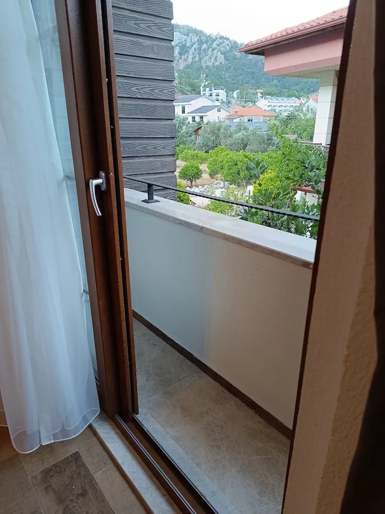 Stüdyo, Balkon