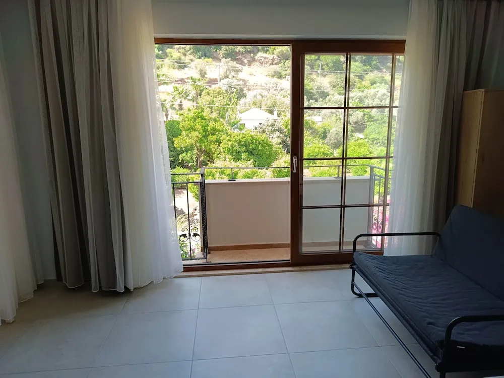 Stüdyo, Balkon
