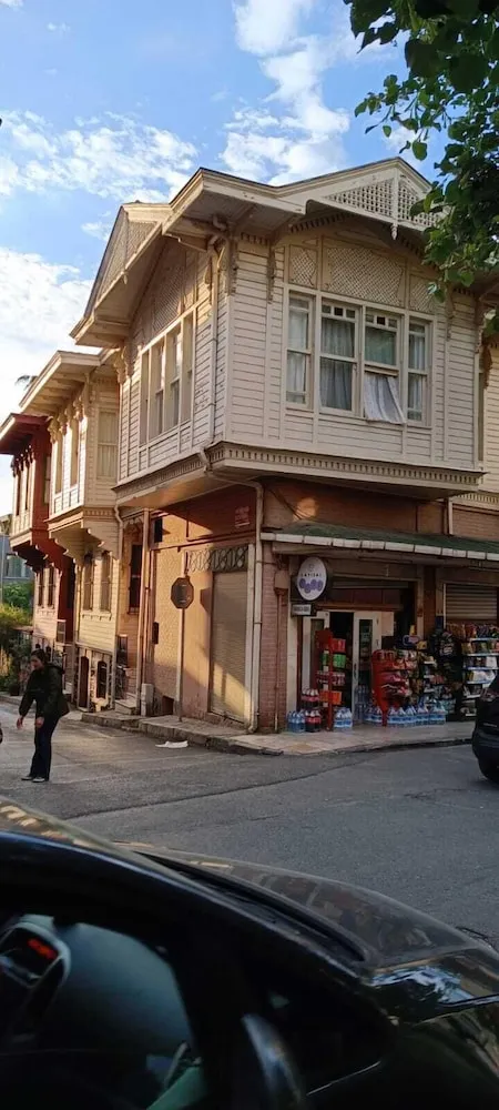 Üsküdar'da Deniz Manzaralı Villa