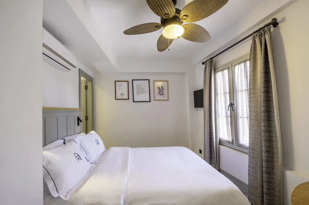 Standard Tek Büyük Yataklı Oda