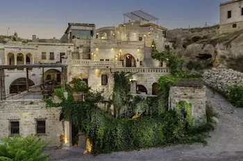Kayata Cave Suites