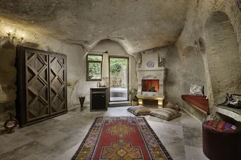 Kayata Cave Suites