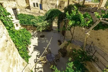 Kayata Cave Suites