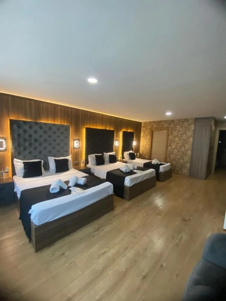 Deluxe Üç Kişilik Oda