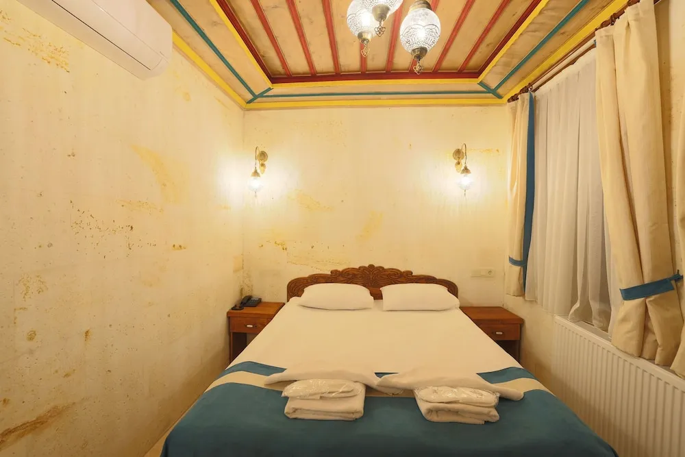 Standard Tek Büyük Yataklı Oda