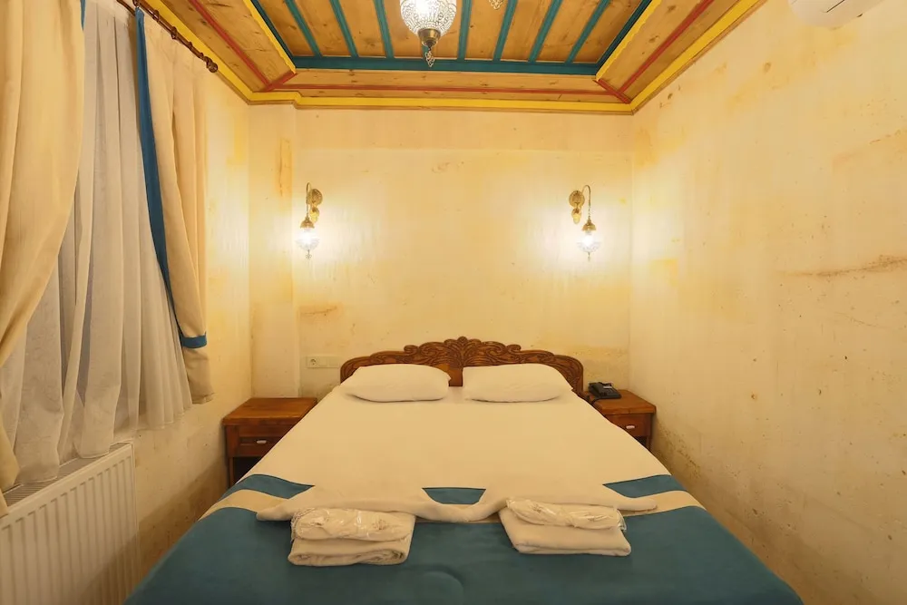 Standard Tek Büyük Yataklı Oda