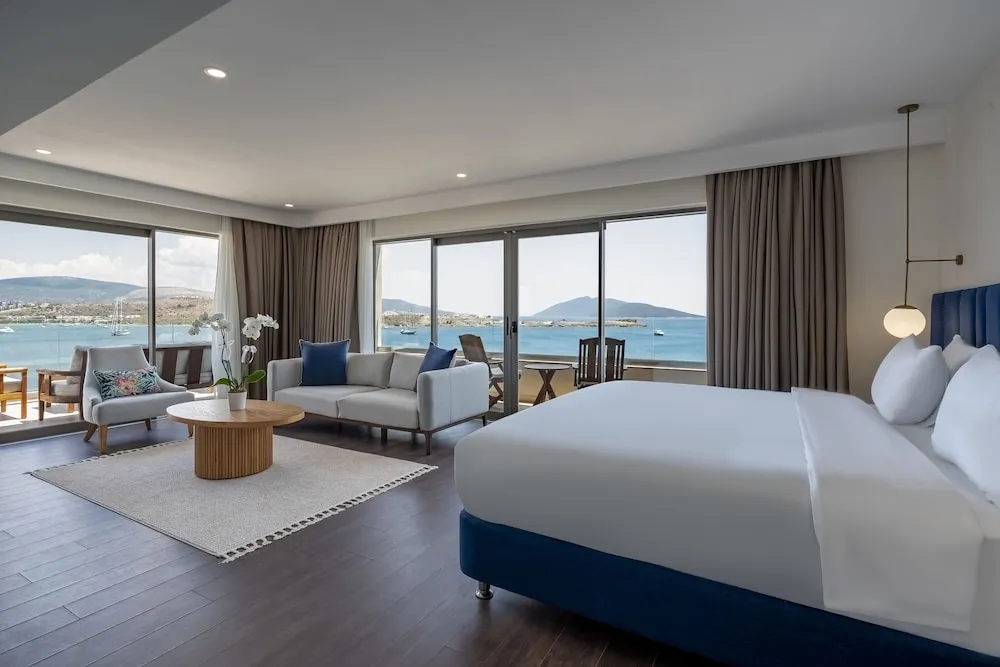 Grand Deluxe with Sea View