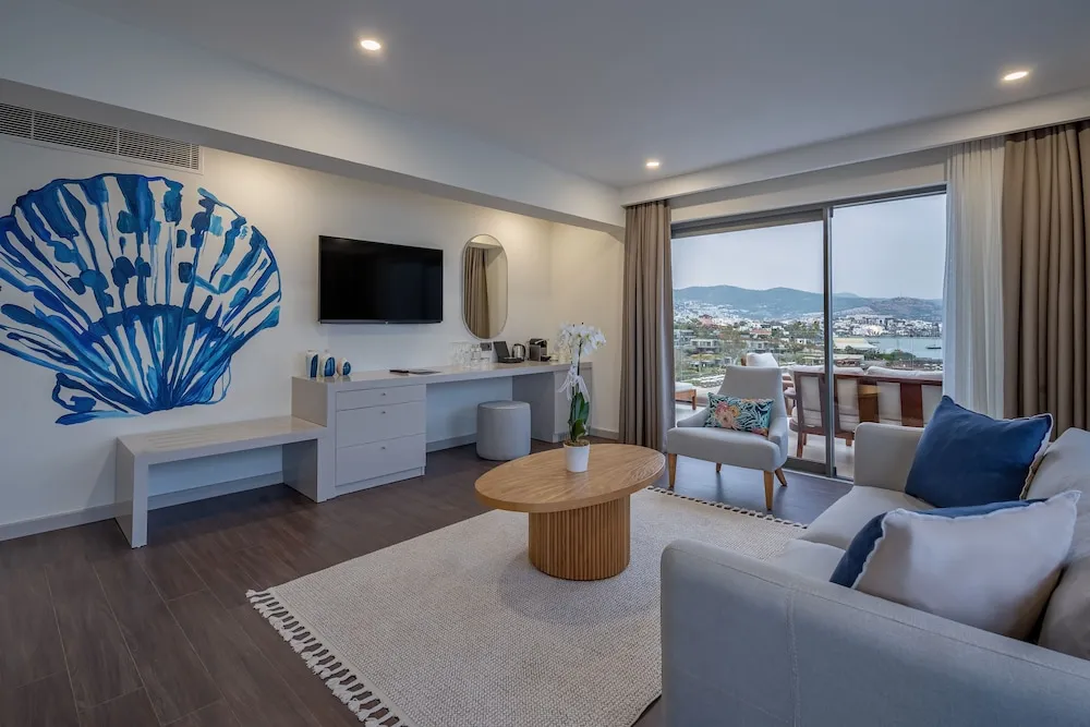 Grand Deluxe with Sea View