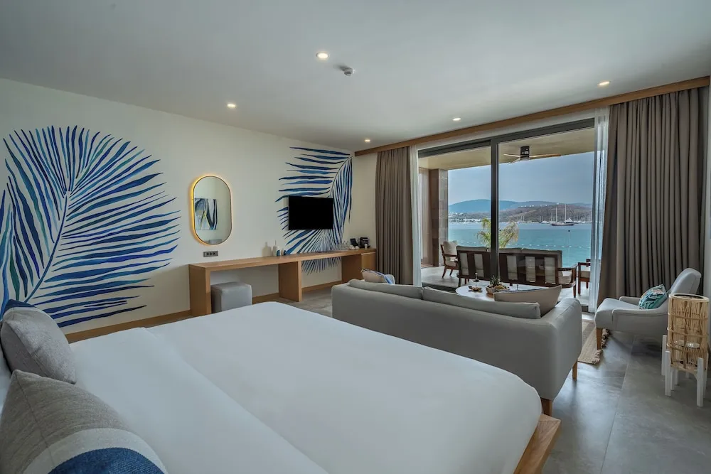 Grand Deluxe with Sea View