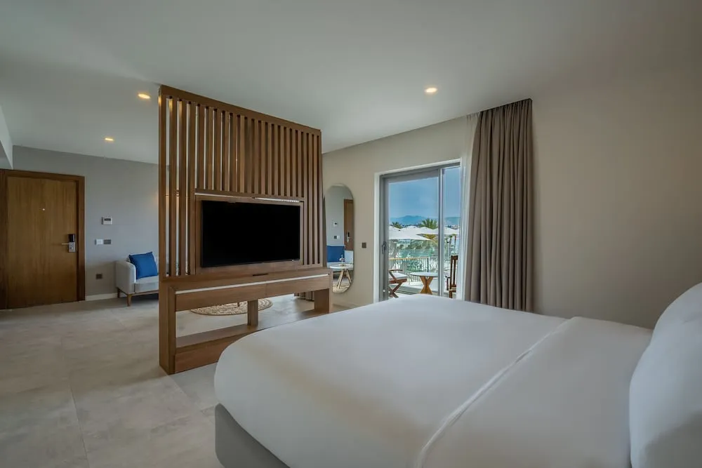 Family Room Land View