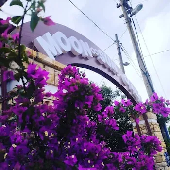 Moon & Sun Hotel