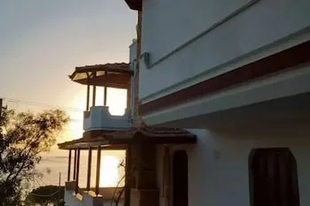 Moon & Sun Hotel