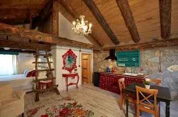 Dachas Cove Hotel