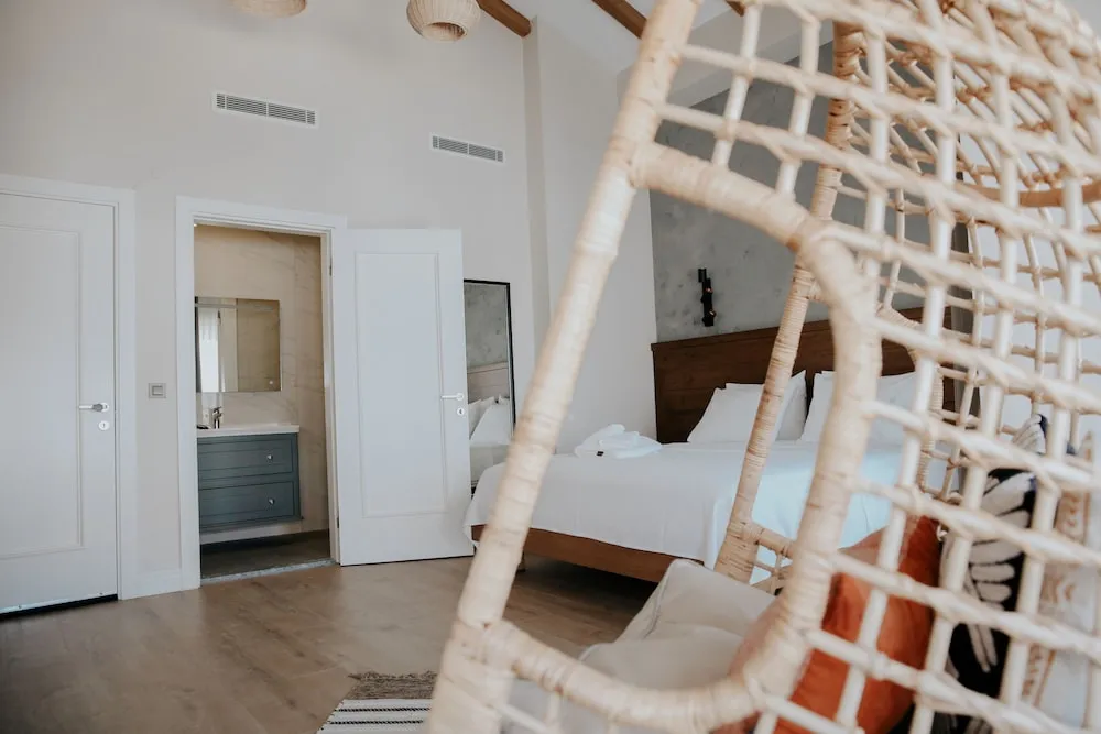 Deluxe Room, Bay Window