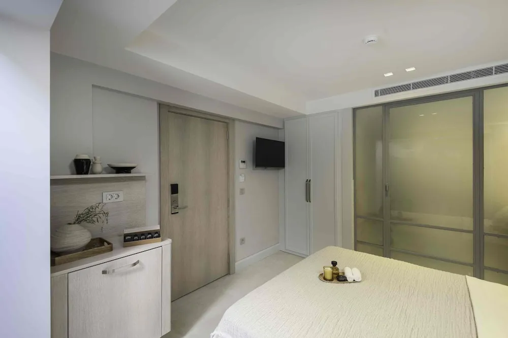 Economy Room, 1 Qeen Bed (Basement)