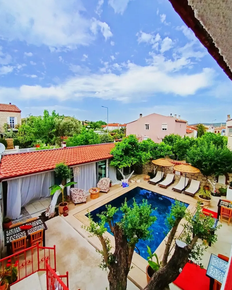 Deluxe Oda, 1 Büyük (Queen) Boy Yatak, Havuz Manzaralı